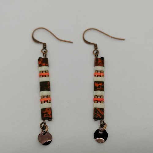 Boucles d'oreilles perles empilées ivoire, orange tacheté et cuivre