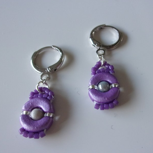 Boucles d'oreilles minimalistes violettes et argent