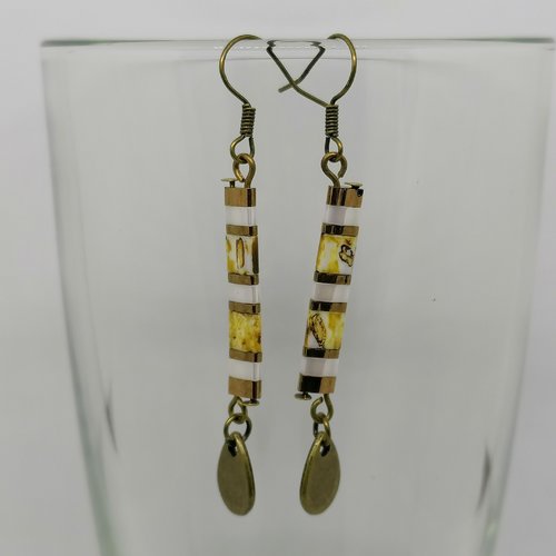 Boucles d'oreilles perles empilées beige tacheté, bronze et ivoire