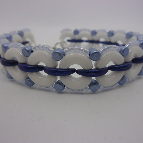 Bracelet manchette ajustable bleu clair, bleu foncé et blanc