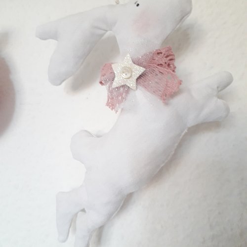 Lapin à suspendre inspiration tilda en tissu coton avec des cercles rétro pour la décoration