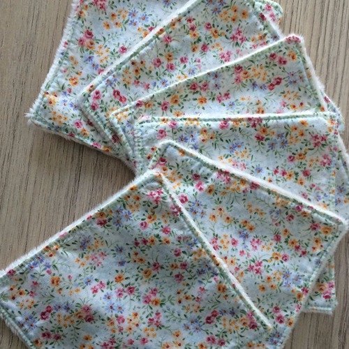 Lingettes lavables bébé en minkee et tissu motifs fleurs