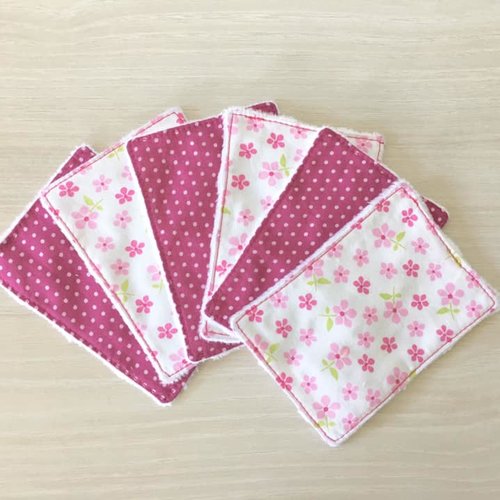 Lingettes lavables en polaire et tissus fleurs/pois roses 