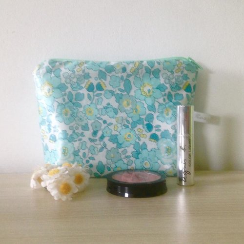 Trousse de toilette /maquillage en liberty enduit