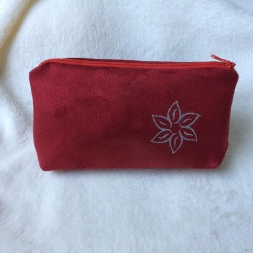 Trousse en suédine rouge motifs fleurs 