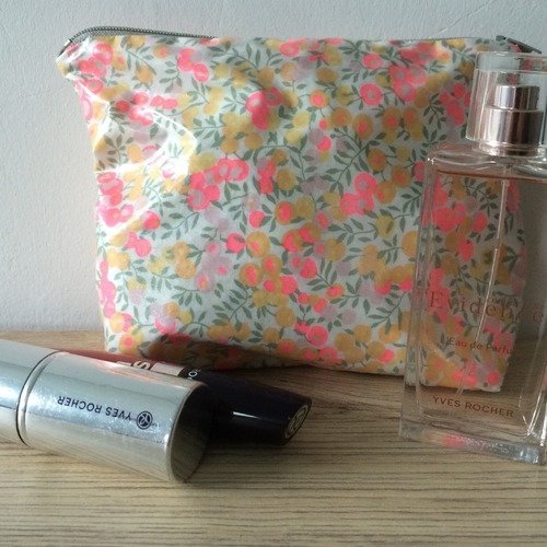 Trousse de maquillage en liberty enduit 