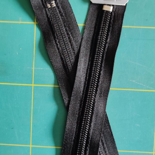 Fermeture eclair tricot noire 18cm non séparable eclair-prestil z80