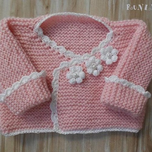 Brassière cache coeur bébé en laine , cadeau naissance  bebe fille