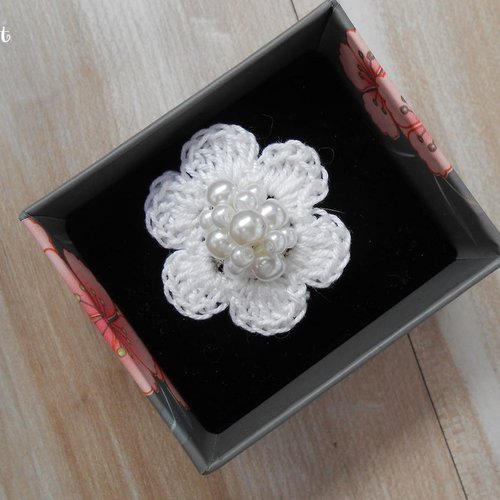 Bague fleur en crochet, bijoux fleur blanc au crochet,cadeau noël femme