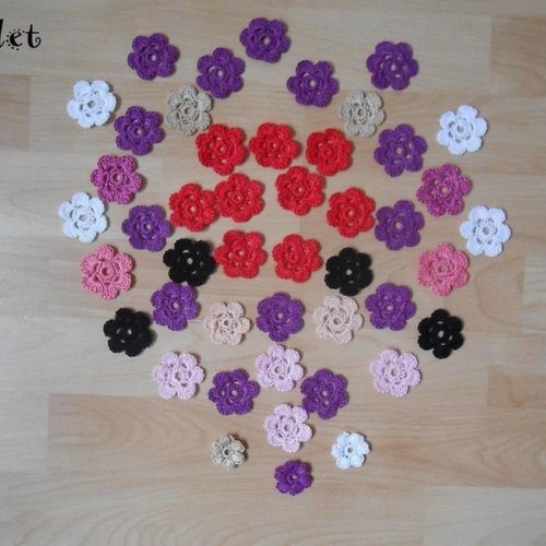 Fleurs en coton dmc au crochet pour creation.