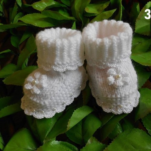 Chaussons naissance  bébé fille laine ,cadeau