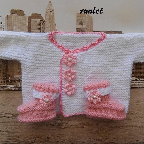 Brassière laine bébé,chaussons fille brassiere  fait main,layette,cadeau bebe.