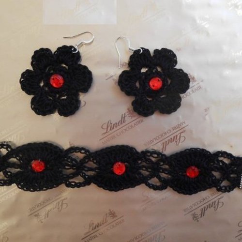 Parure bijoux fleur noire dentelle,boucles d'oreilles,bracelet