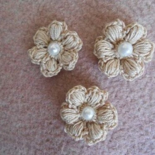 Fleurs beige au crochet,application,patch
