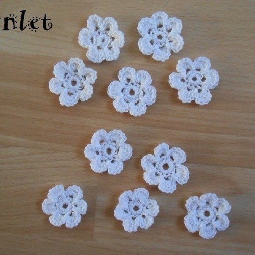 Fleurs blanches en coton au crochet pour creation