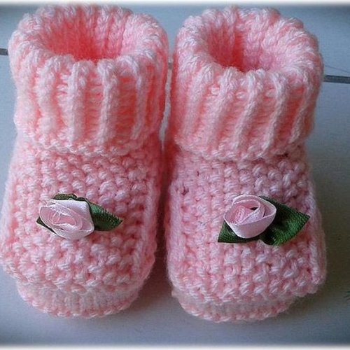 Chaussons naissance tricotés main,cadeau bebe,chaussons bébé fille laine
