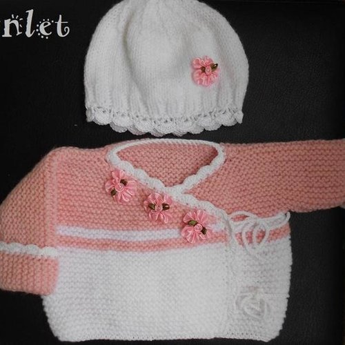 Brassière chaussons bonnet knitted,ensemble layette,ensemble naissance bebe laine,