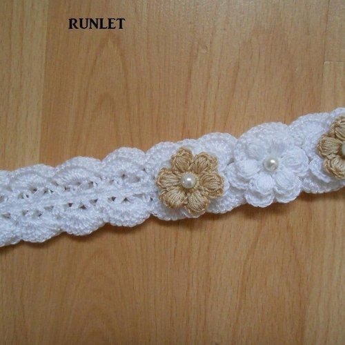 Bandeau cheveux bebe au crochet.