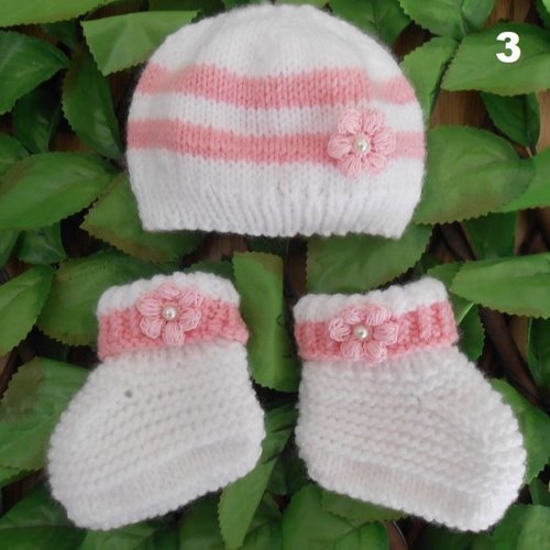 Bonnet chaussons  bébé fille laine naissance.