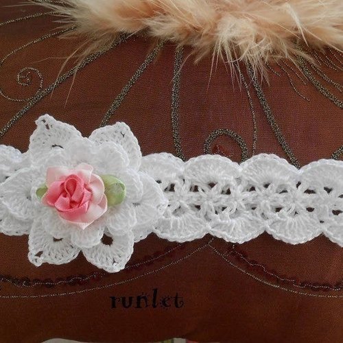 Bandeau cheveux bebe au crochet.