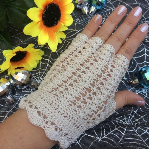 Mitaines dentelle ecru  au crochet femme