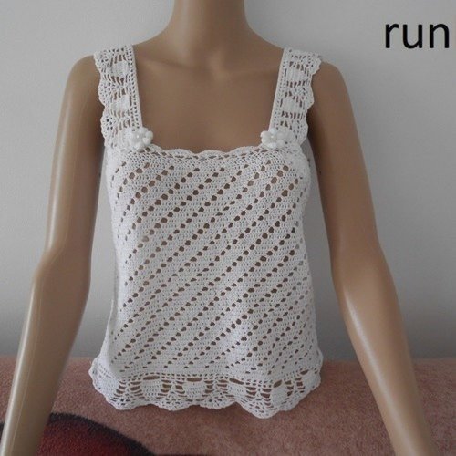 Top femme dentelle blanche au crochet .-taille 42