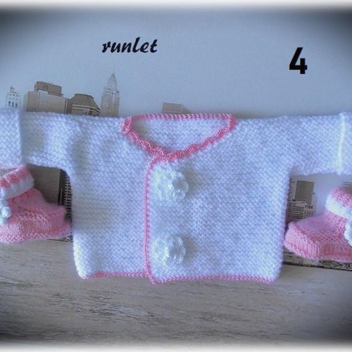 Brassière laine bébé,chaussons fille brassiere  fait main,layette,cadeau bebe.