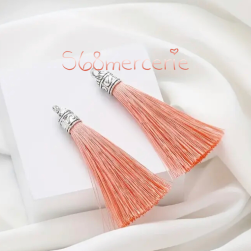 Pompon gland rose saumon métal argenté