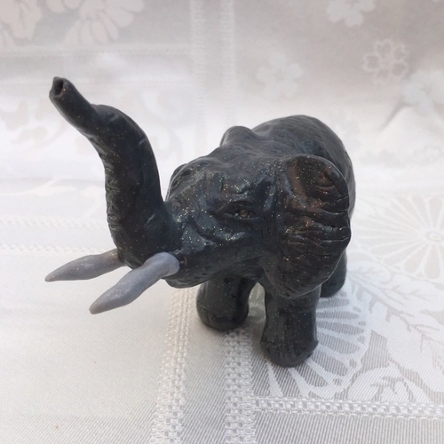 Figurine décoration éléphant gris pailleté en fimo