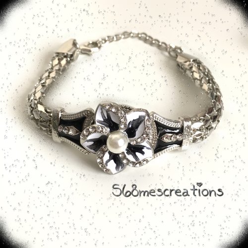 -vendu-    bracelet élégant fleur bouton-pression 