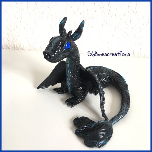 Figurine dragon noir/bleu en fimo