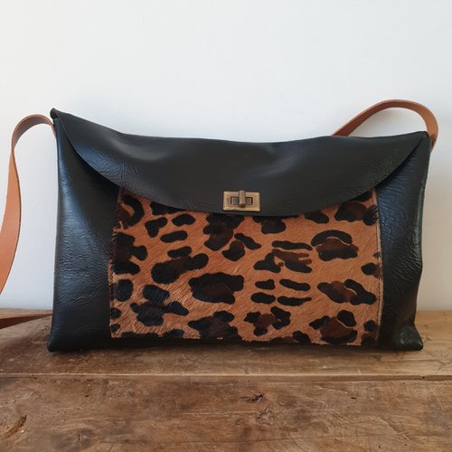 Sac en cuir noir et léopard
