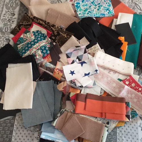 Gros lot de bout de tissus pour patchwork