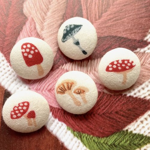 5 bouton recouvert en tissu champignon rouge 2 cm