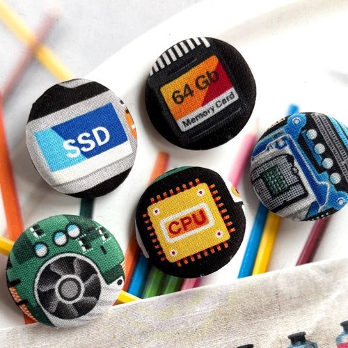 5 gros boutons recouvert en tissu science computer 3.8 cm