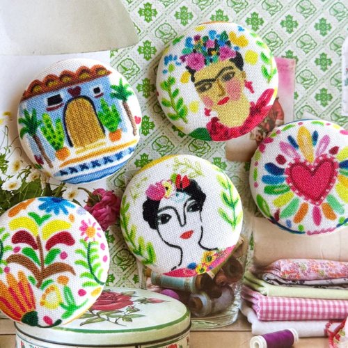 5 gros boutons recouvert en tissu frida kahlo dear stella 3.8 cm