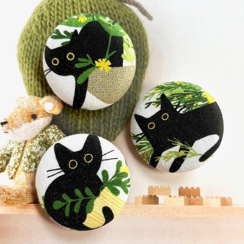 3 gros boutons recouvert en tissu chat noir plant dear stella 3.8 cm