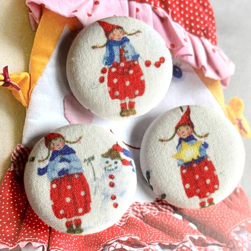 3 gros boutons recouvert en tissu fille lutin de noël 3.8 cm