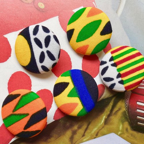 5 gros boutons recouvert en tissu afrique tribal 3.8 cm
