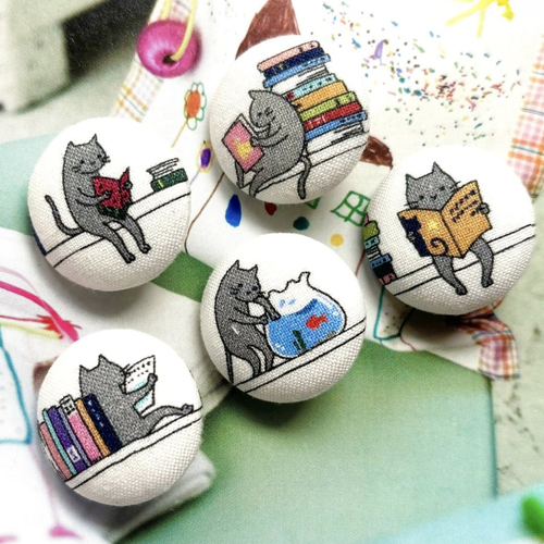 5 gros boutons recouvert en tissu chat livre poisson 2.8 cm