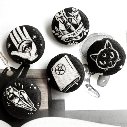 5 boutons recouvert en tissu chat mauvais œil magique gothique noir 2.8 cm