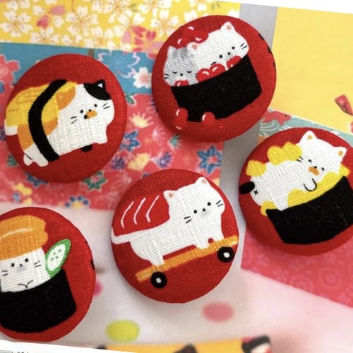 5 boutons recouvert en tissu chat sushi japonais rouge 3.2 cm