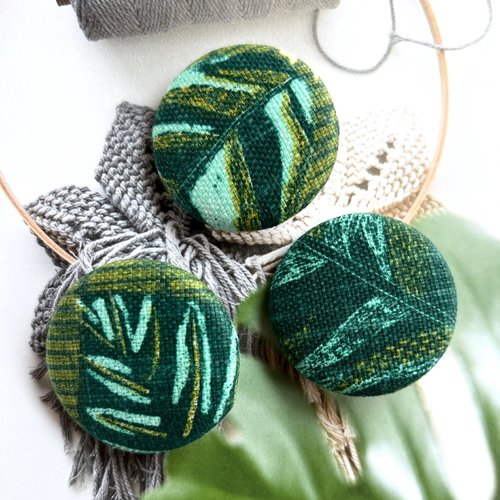 3 gros boutons recouvert en tissu nature plante feuilles vert 3.8 cm