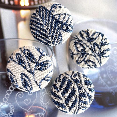 4 gros boutons recouvert en tissu nature plante feuilles blanc bleu 3.8 cm