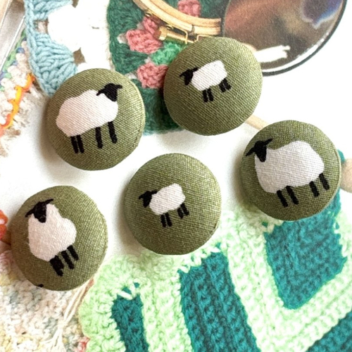 5 boutons recouvert en tissu mouton animaux olive vert 1.9 cm