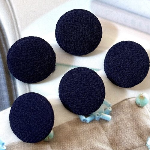 5 petit boutons recouvert en tissu crêpe costume robe de mariée mariage bleu marine