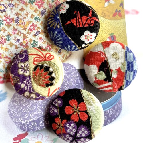 4 gros boutons recouvert en tissu fleur grue motif japonais violet bleu 3.8 cm