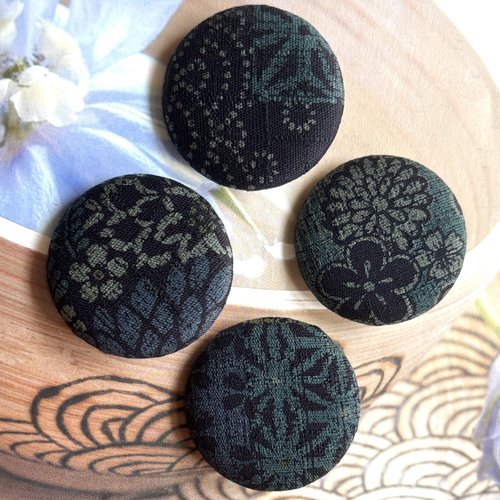 4 gros boutons recouvert en tissu fleur sashiko traditionnel motif japonais 3.8 cm
