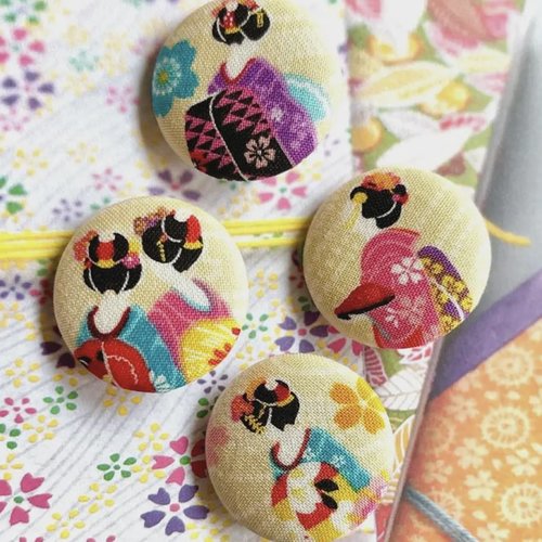 4 gros boutons recouvert en tissu geisha femme japonais jaune 3.2 cm