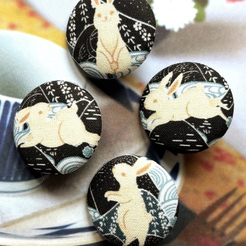 4 gros boutons recouvert en tissu lapin japonais 3.2 cm bleu marine